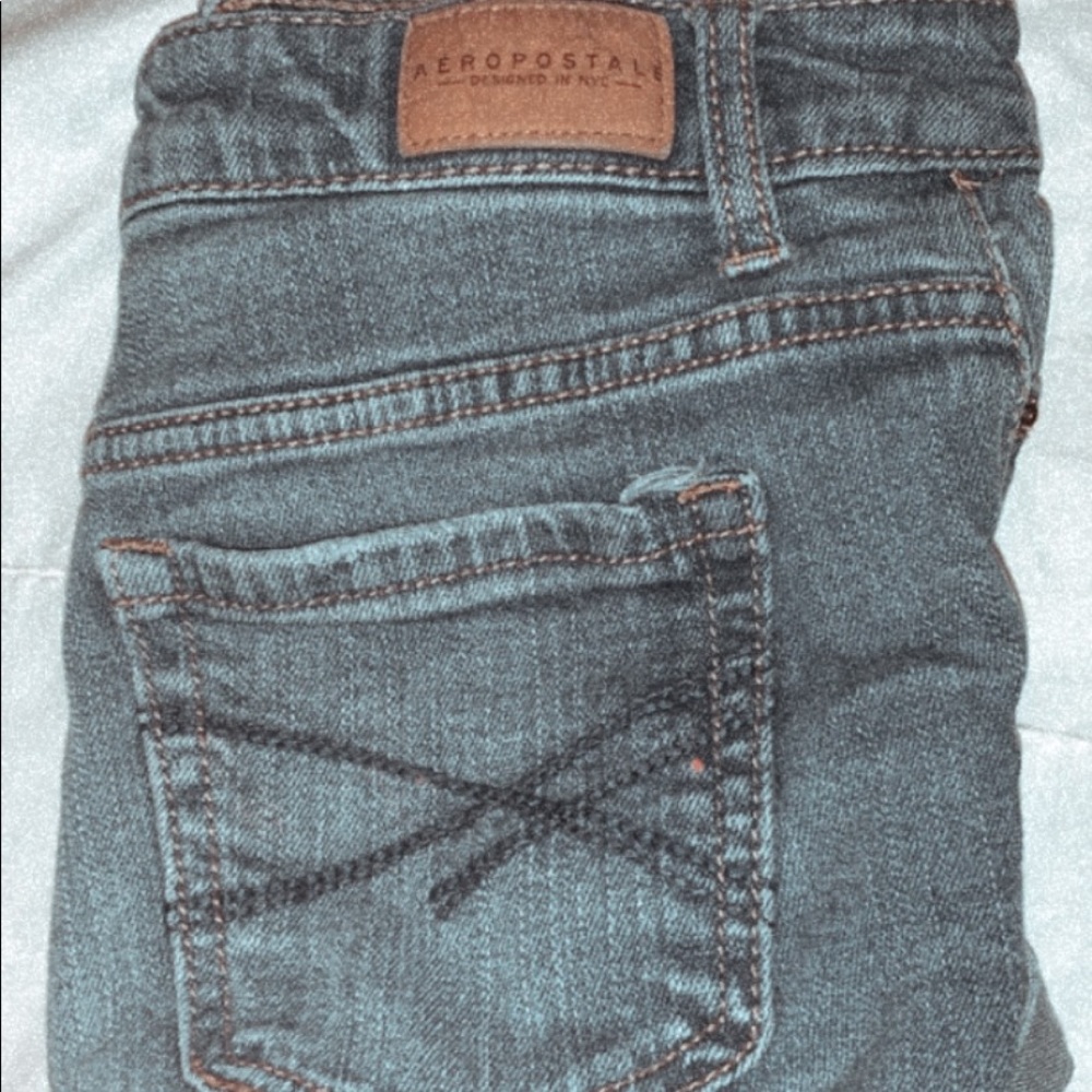 Aeropostale Mid Rise Ripped Shorts - Picture 2 of 3